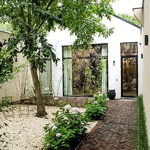 2* Hotel Oscar